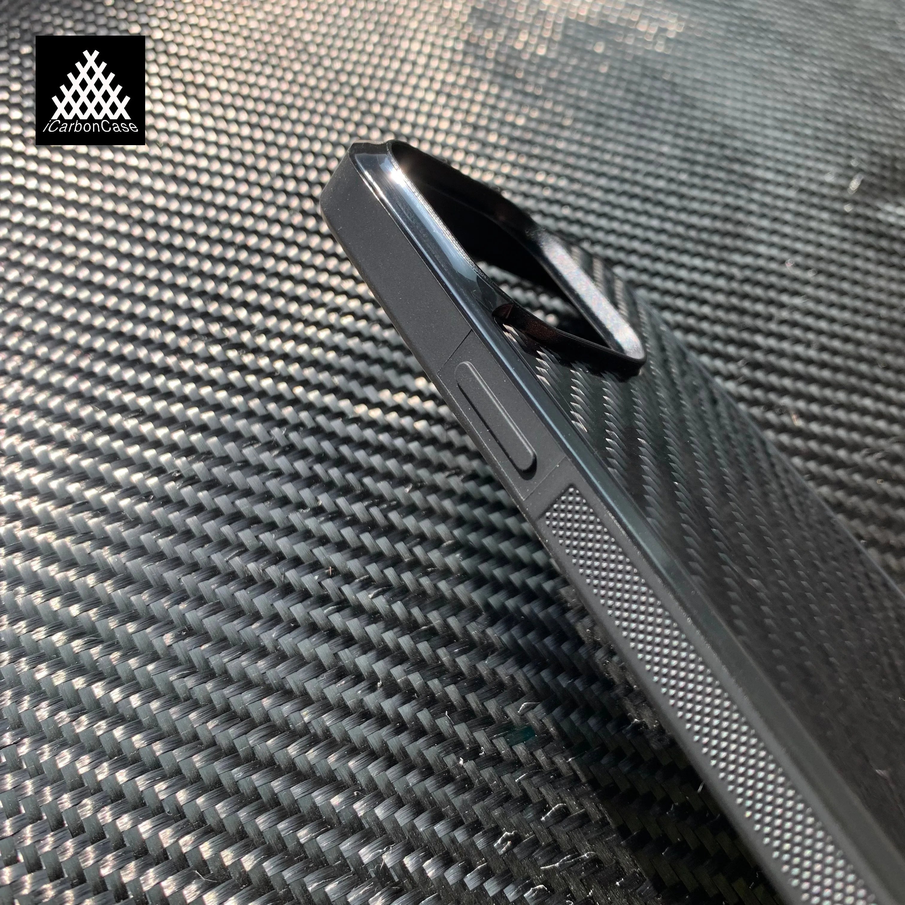Magnetic Real 3K Twill Woven Carbon Fiber Case for iPhone